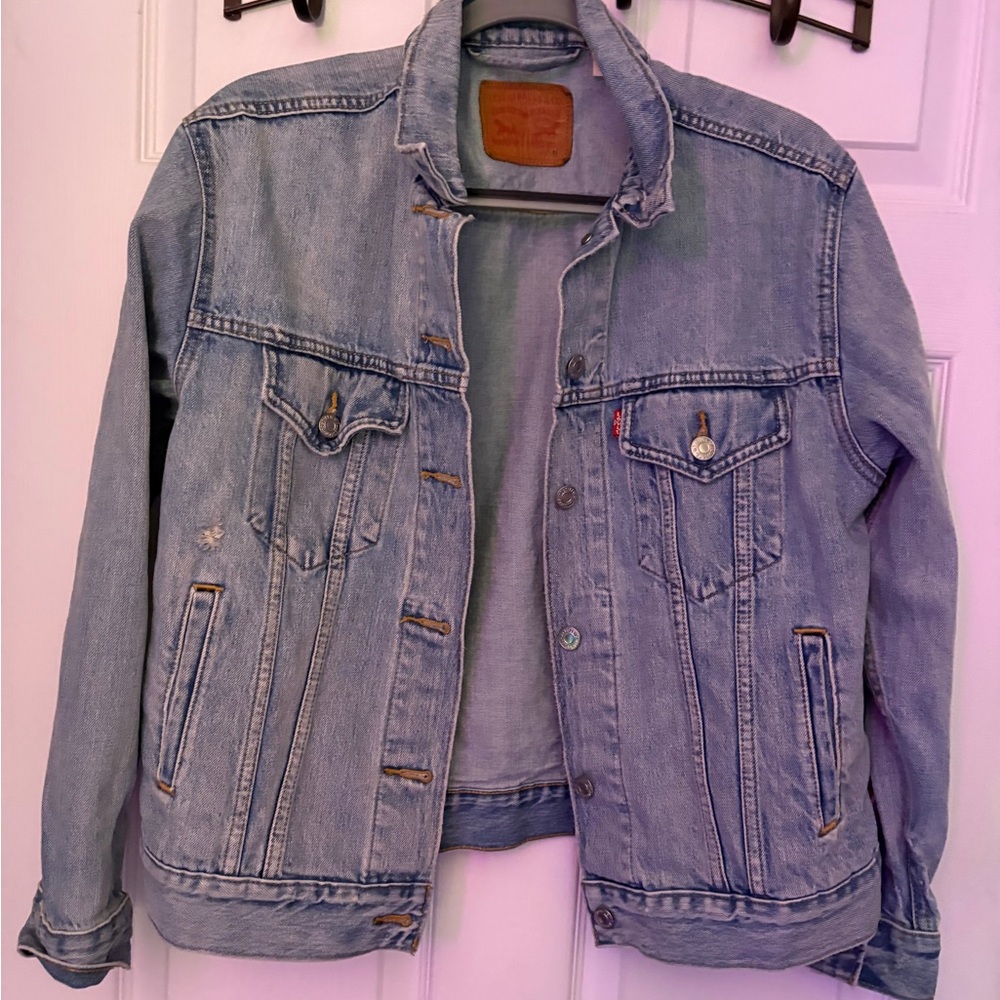NWOT Classic Levi’s Denim Jacket